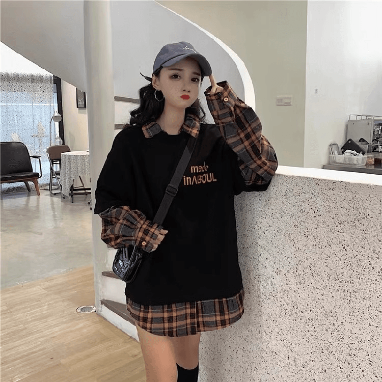 2026 한 부서 긴팔 체크무늬 루즈핏 빅 사이즈 페이크 레이어드 POLO 칼라 맨위 알파벳 프린트 패션 후드티 셔츠 상세 이미지 10