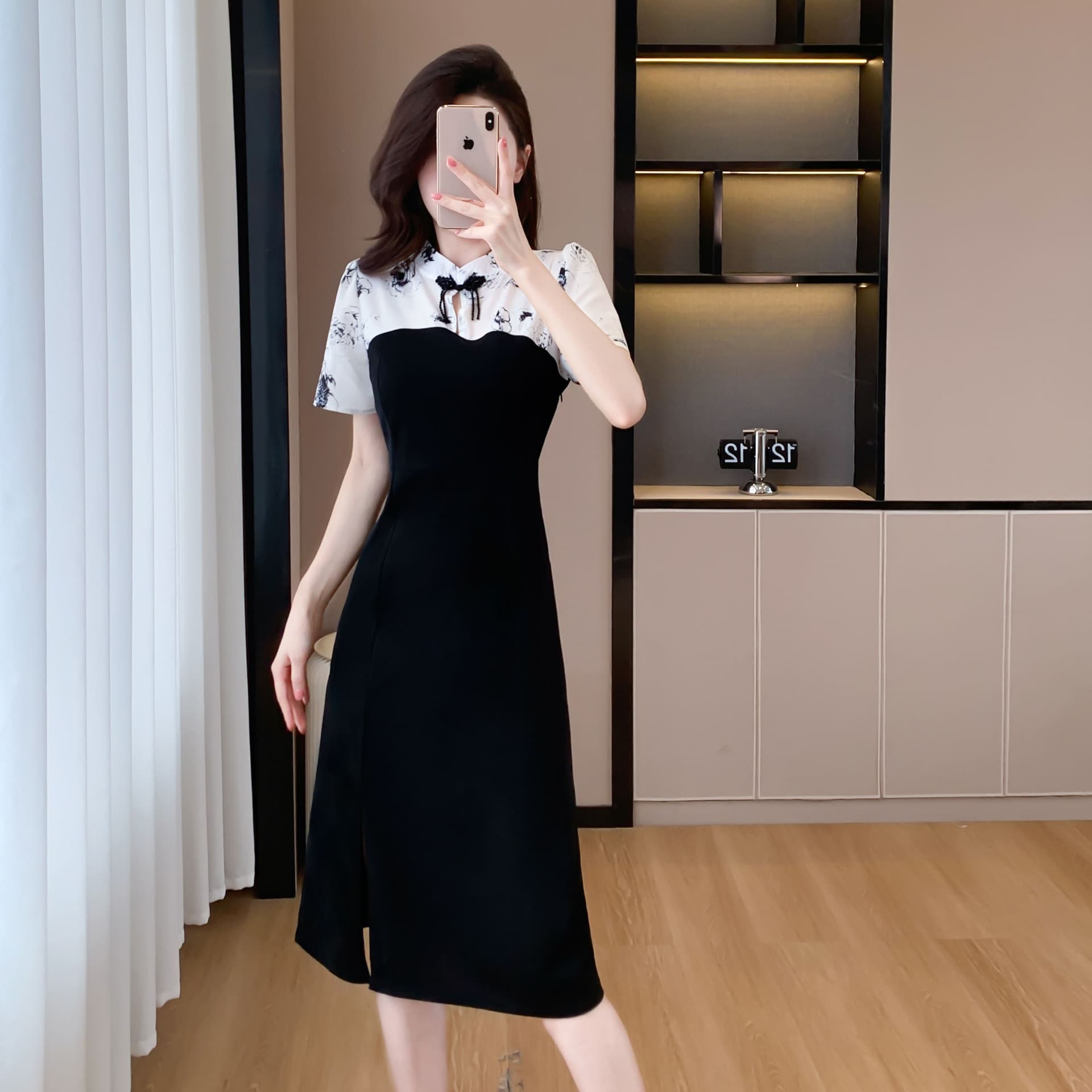 새로운 중식 국풍 치파오 작은 키 단추 드레스 2025 여름 새로운 패치워크 품격 표지 고기 반팔 치마