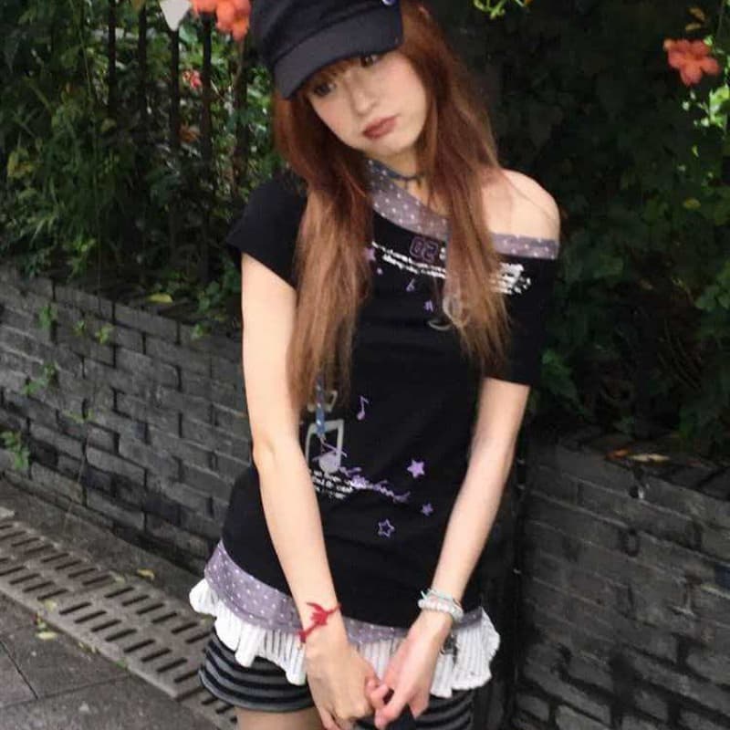 페이크 레이어드 배색 도트 무늬 프린트 비스듬한 어깨 반팔 티셔츠 여성 몸매 가꾸기 슬림해 보이는 맨위