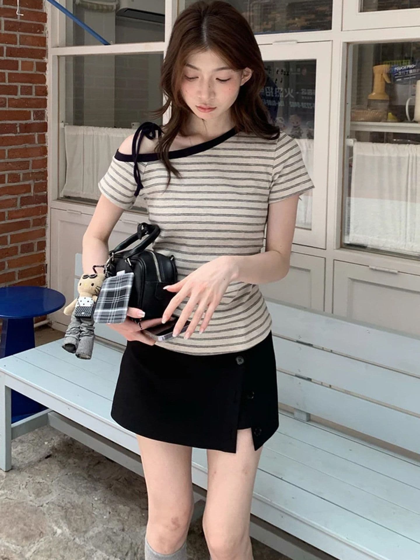 아메리칸 레트로 스트라이프 비스듬한 어깨 반팔 티셔츠 여성 여름 새로운 자이언트 잘 생긴 핫걸 몸매 가꾸기 슬림해 보이는 오프숄더 작은 맨위 이미지 3