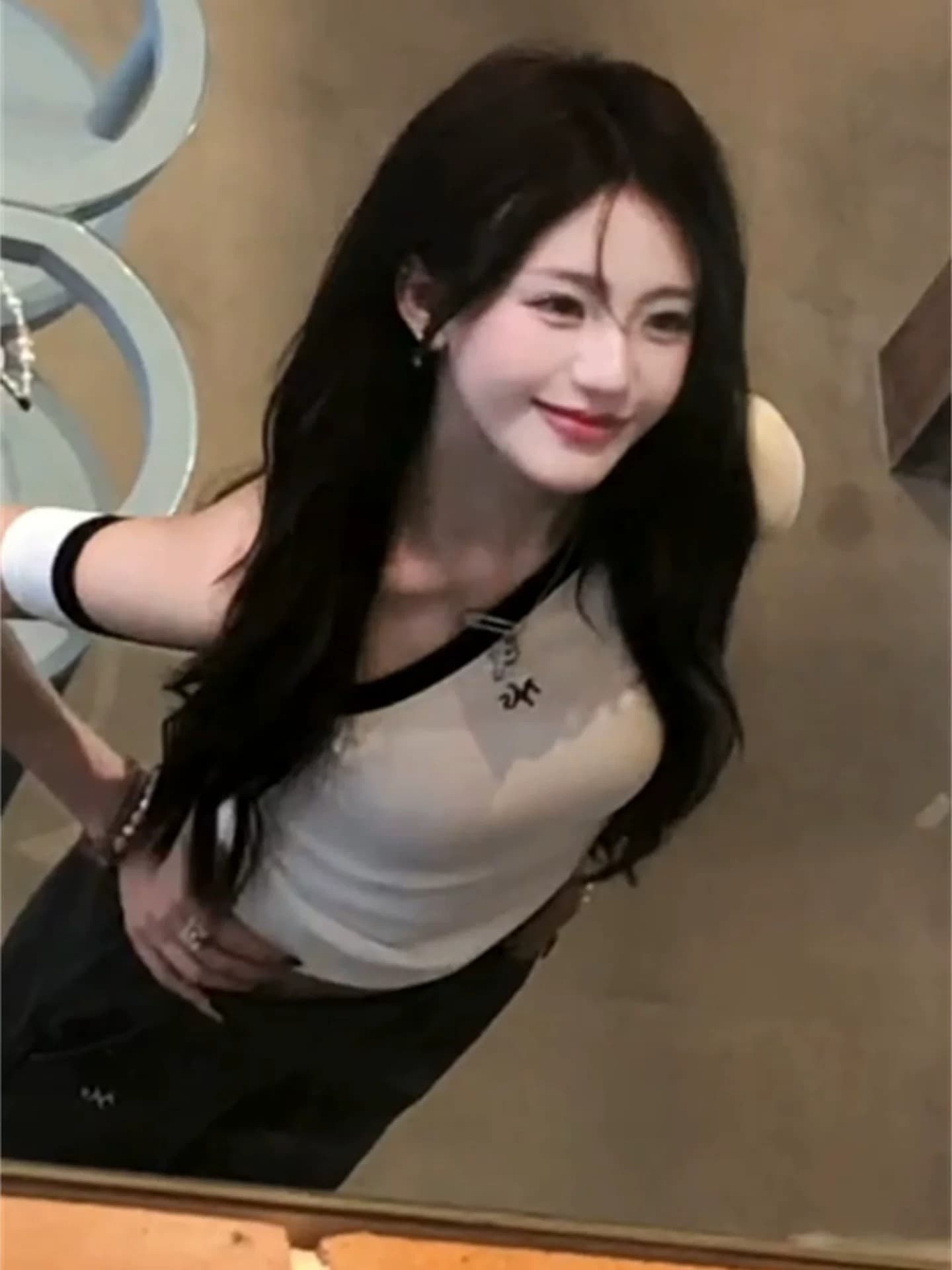40 순면 한 부서 순수한 욕망 핫걸 바람이 아닙니다. 대칭 오프숄더 반팔 티셔츠 여성 여름 몸매 가꾸기 슬림해 보이는 디자인 센스 상세 이미지 1