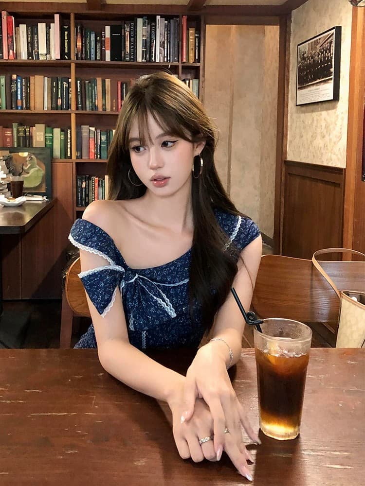 있음 안감 파란색 나비 매듭 비스듬한 어깨 꽃무늬 여성 드레스 여름 새로운 작은 키 품격 타이트 스커트 미니 스커트 상세 이미지 3
