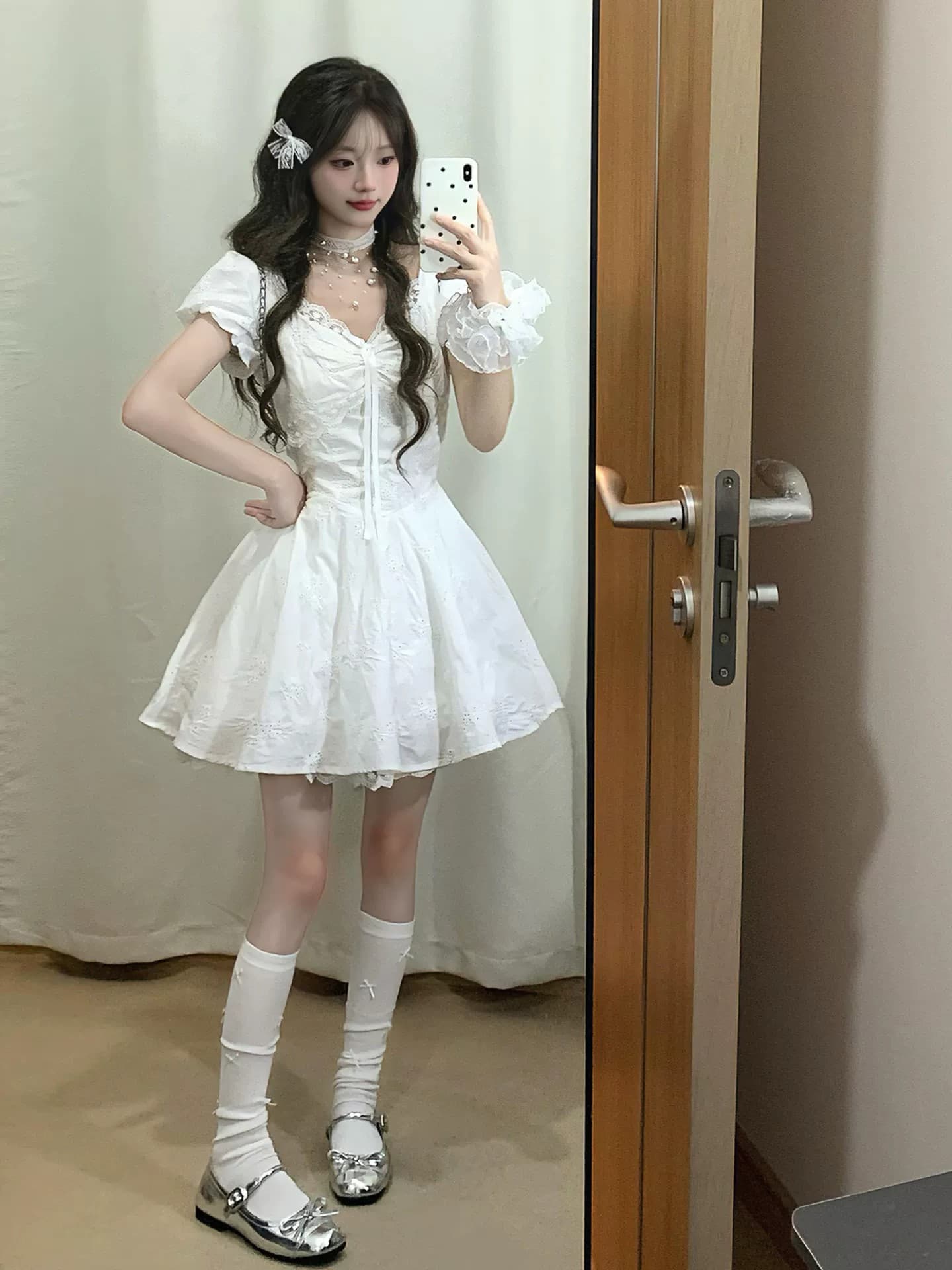 프랑스식 달콤함 화이트 V넥 여성 드레스 여름 거품 소매 샤오 바이 치마 상세 이미지 2