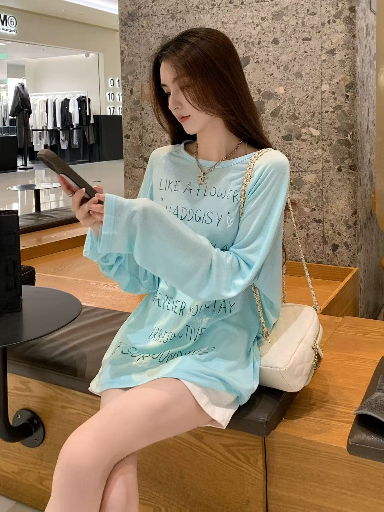 한 부서 알파벳 프린트 얇은 스타일 마이크로 ~을 통해 자외선 차단 긴팔 티셔츠 2026 봄 여름 새로운 루즈핏 중간 길이 맨위 ins 이미지 4