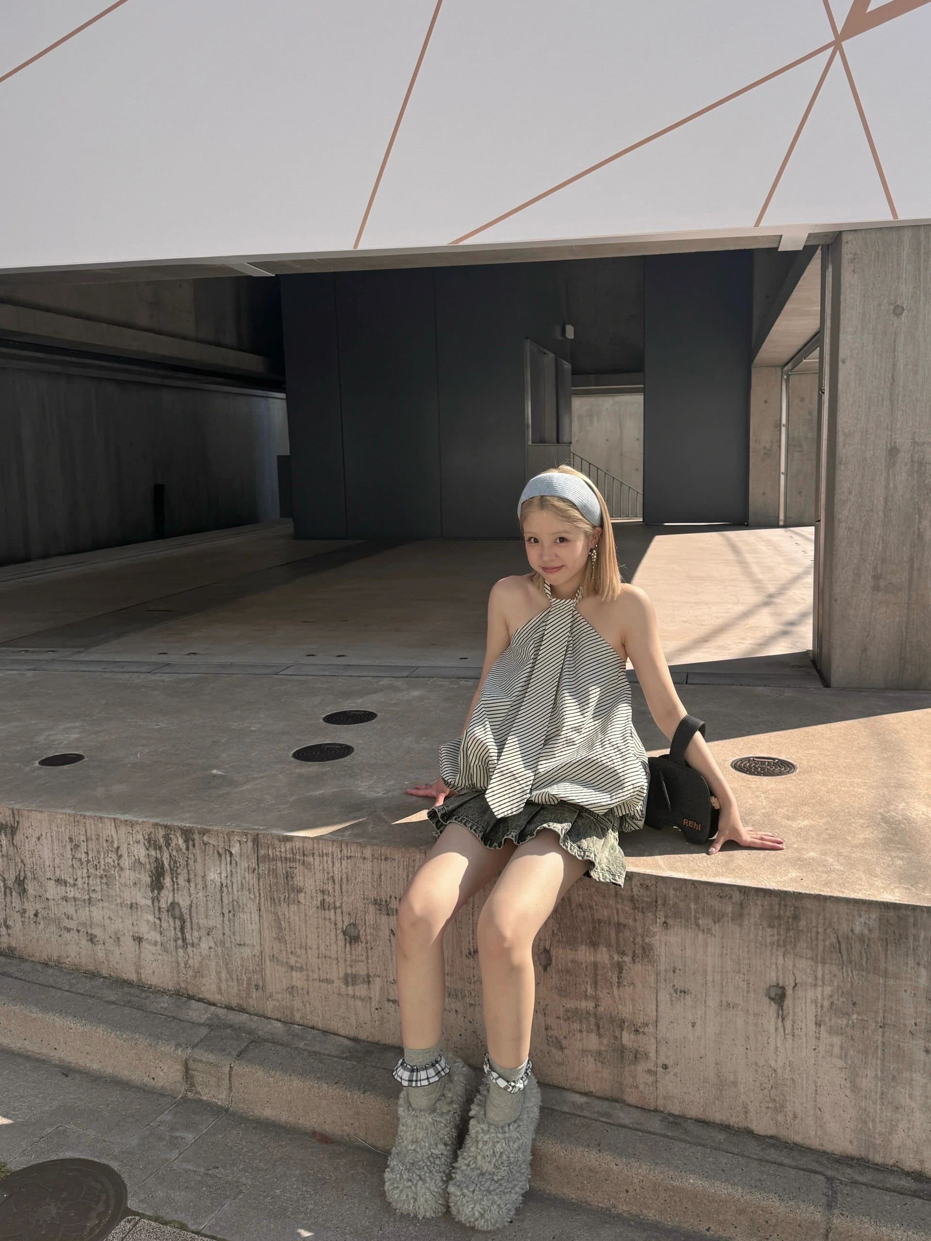 작은 키 스트라이프 행침 목 조끼 오프숄더 넥타이 구름 꽃밭 Chic 작은 대중 디자인 센스 루즈핏 맨위 상세 이미지 7