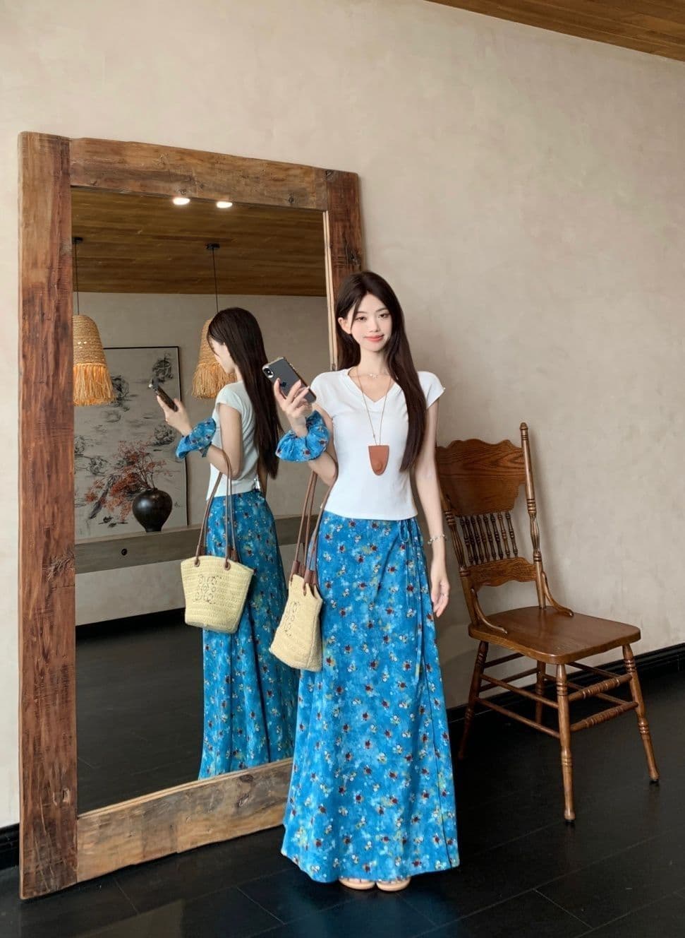 새로운 파란색 꽃무늬 유화 레이스업 반신 스커트 여성 여름 몸매 가꾸기 슬림해 보이는 V넥 긍정적 인 어깨 반팔 티셔츠 투피스 세트 상세 이미지 6