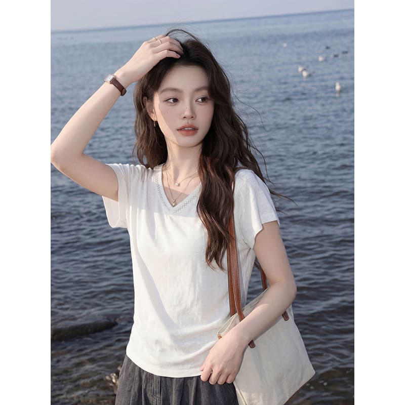 눈꽃 면 빅 사이즈 프랑스식 작은 대중 여성 2026 여름 새로운 고급 센스 몸매 가꾸기 V넥 홀로우 아웃 반팔 티셔츠 상세 이미지 4