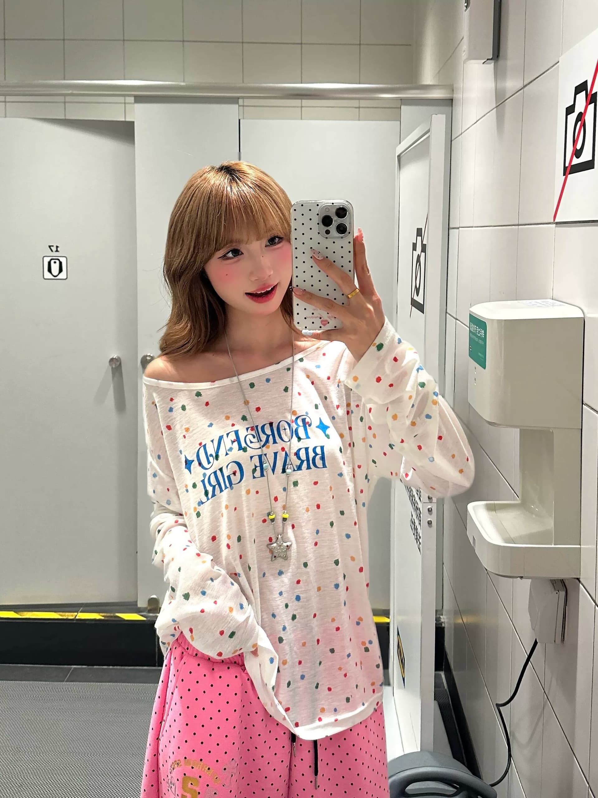 비스듬한 어깨 색상 도트 무늬 긴팔 티셔츠 다용도 블라우스 맨위 상세 이미지 7