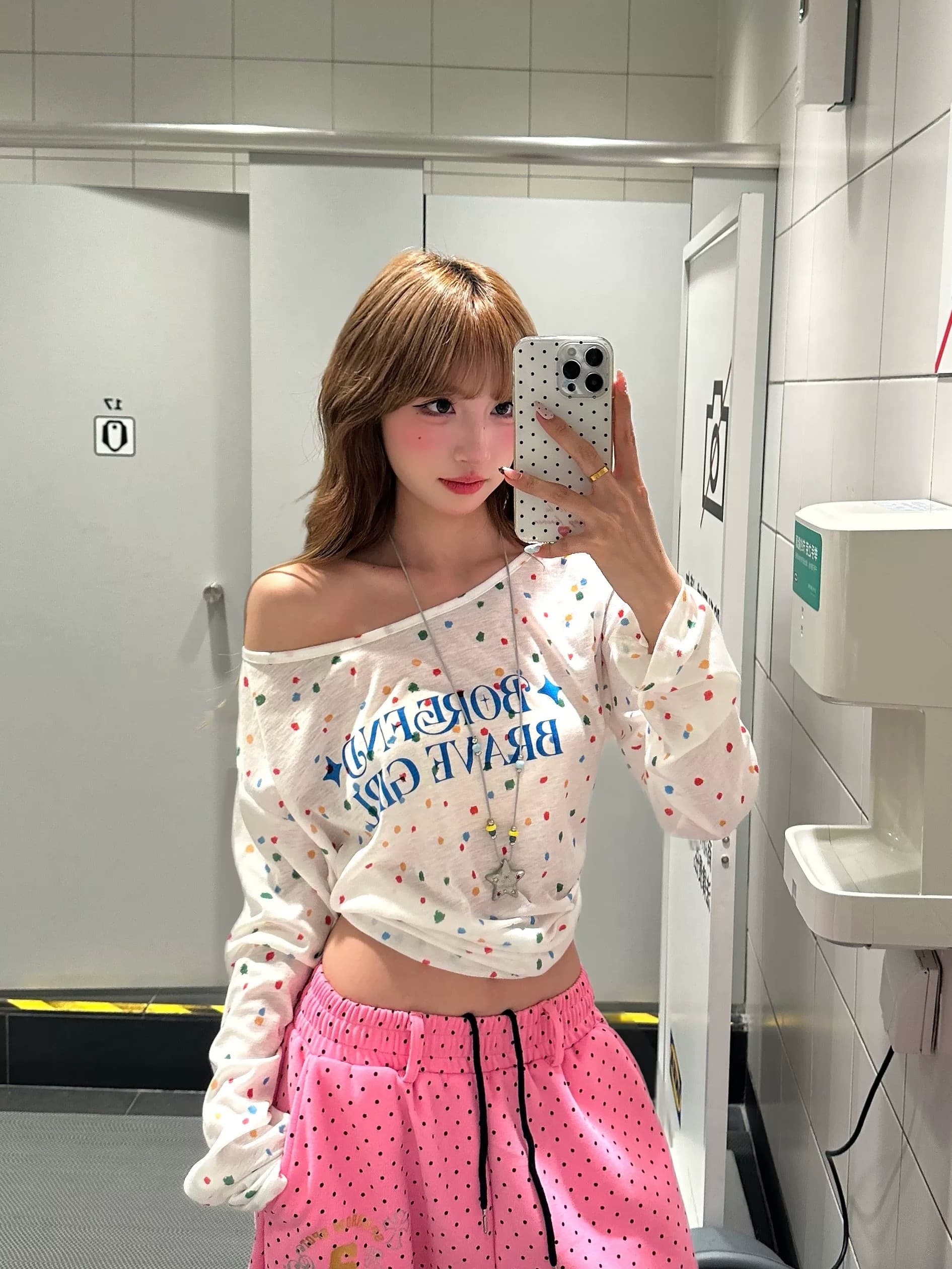 비스듬한 어깨 색상 도트 무늬 긴팔 티셔츠 다용도 블라우스 맨위 상세 이미지 8