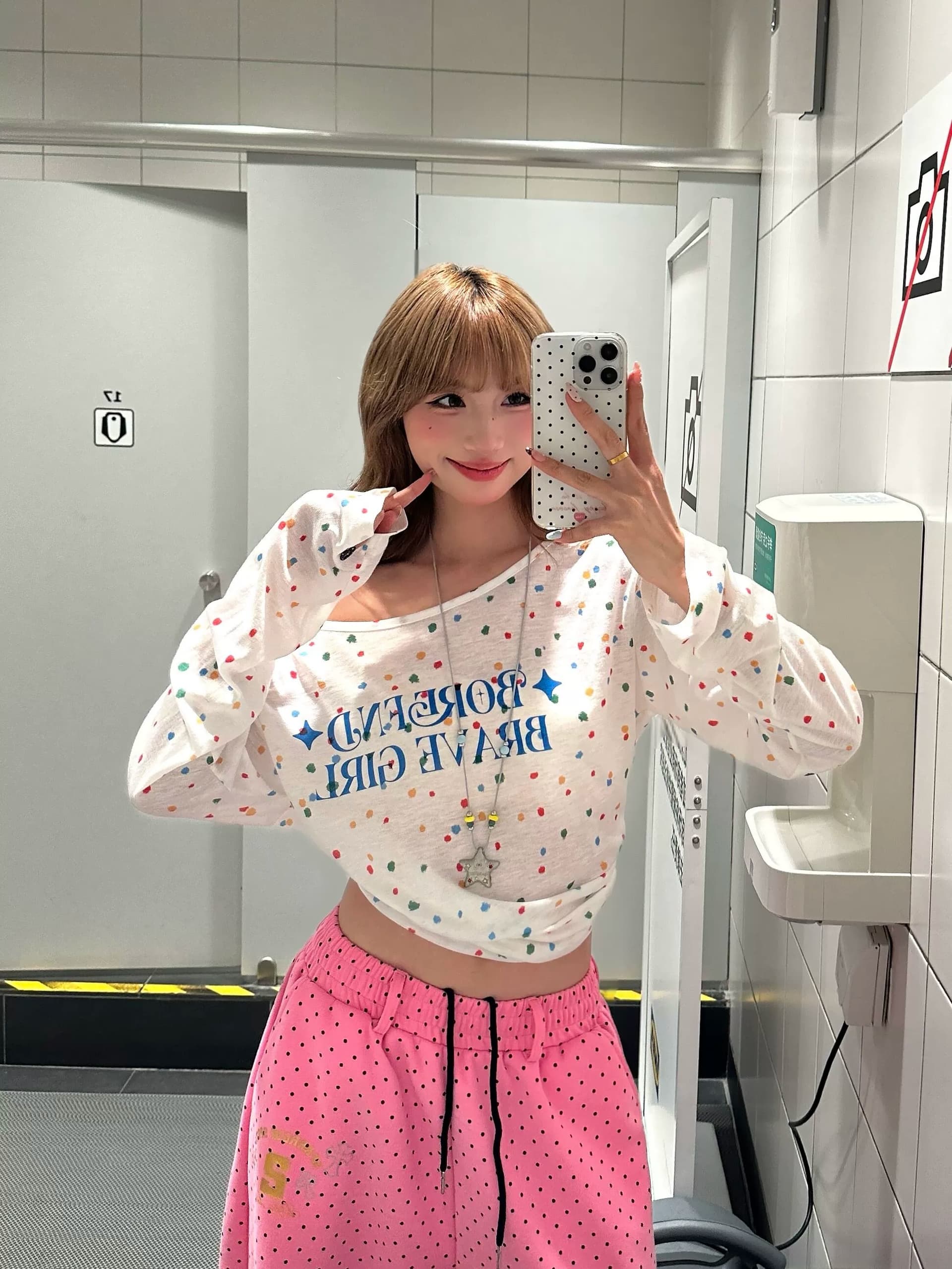 비스듬한 어깨 색상 도트 무늬 긴팔 티셔츠 다용도 블라우스 맨위 상세 이미지 9