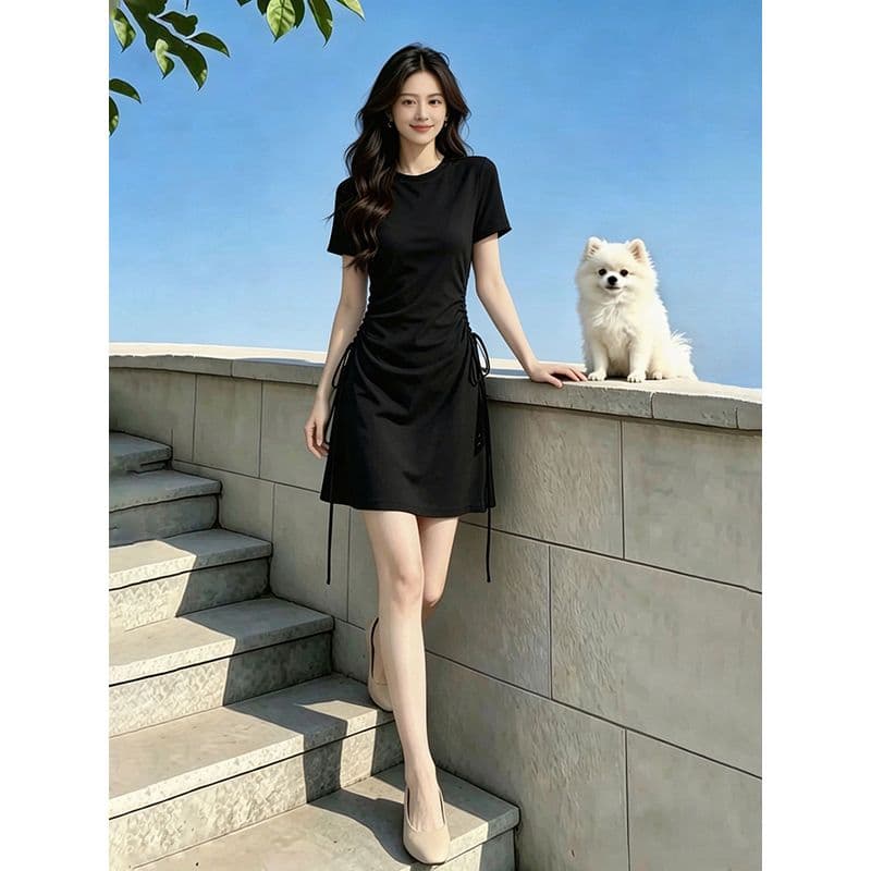반팔 여성 드레스 2026 년 새로운 여름 펌프 로프 허리 수축 몸매 가꾸기 슬림해 보이는 타이트 스커트 미니 스커트 이미지 5