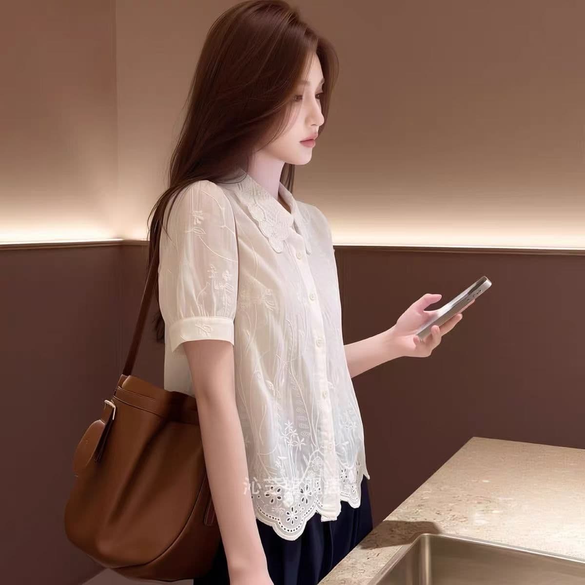 홀로우 아웃 자수 레이스 POLO 칼라 반팔 여성 셔츠 여름 한 부서 달콤함 고급 센스 빛 럭셔리 연령 감소 외국 가스 셔츠 상세 이미지 3