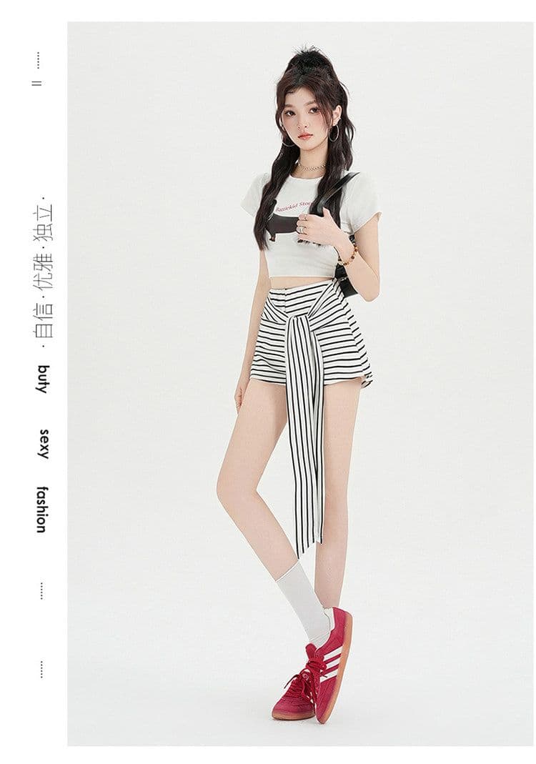 후아 남편 그리드 복합 우유 실크 핫걸 흑백 줄무늬 배색 스트랩 나비 매듭 와이드 레그 팬츠 핫 바지 반바지 여성 상세 이미지 14
