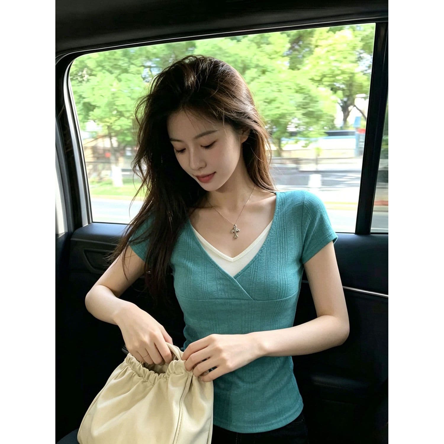 V넥 반팔 티셔츠 여성 봄 여름 페이크 레이어드 패치워크 디자인 몸매 가꾸기 슬림해 보이는 맨위 상세 이미지 4