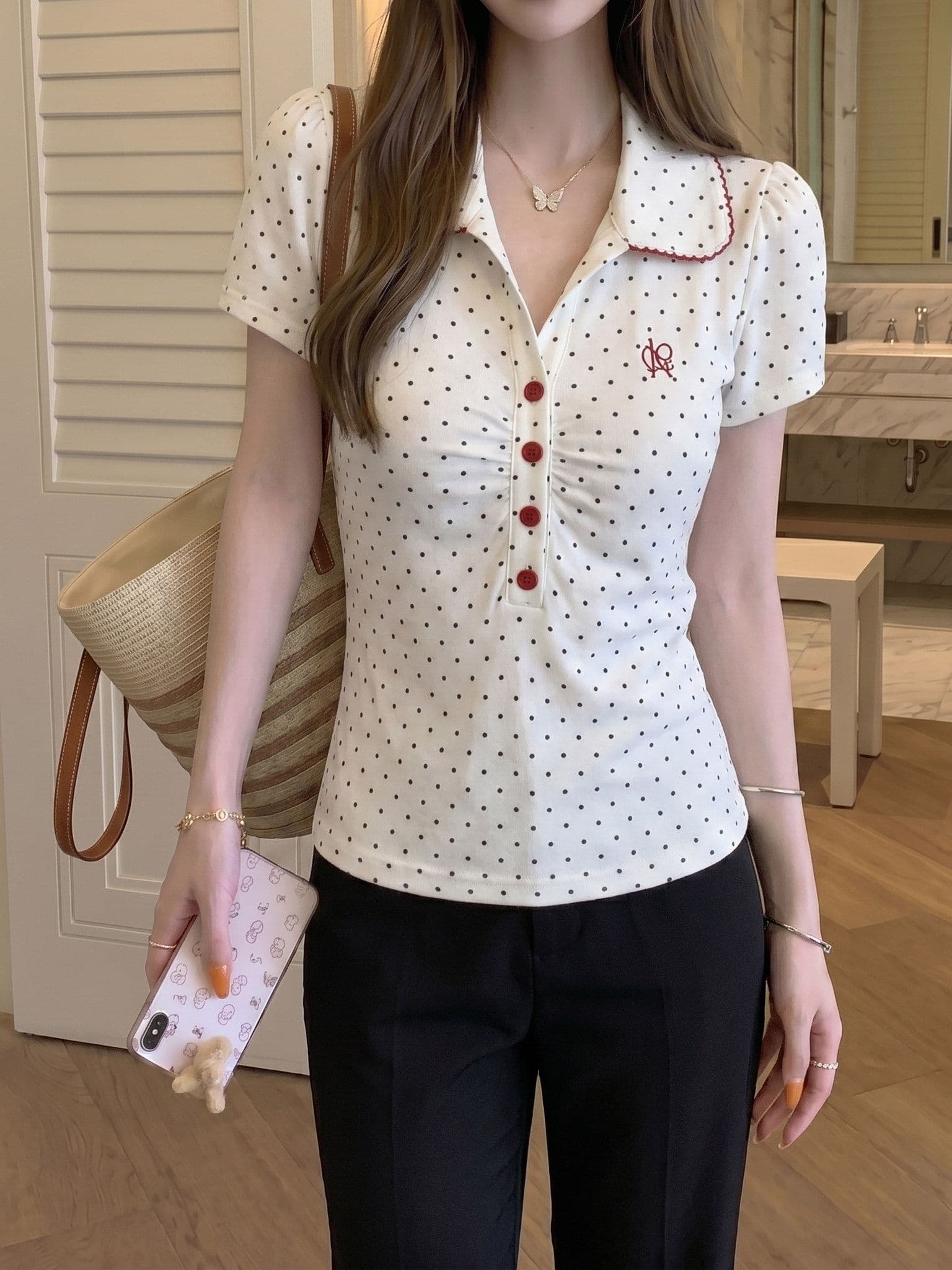 한 부서 화이트 POLO 칼라 도트 무늬 긍정적 인 어깨 반팔 티셔츠 여성 여름 몸매 가꾸기 슬림해 보이는 맨위 상세 이미지 2