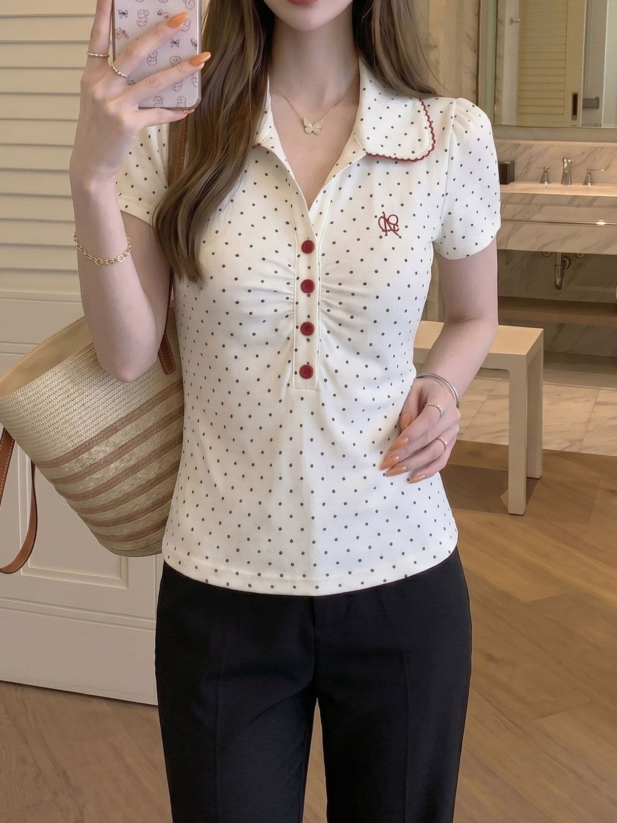 한 부서 화이트 POLO 칼라 도트 무늬 긍정적 인 어깨 반팔 티셔츠 여성 여름 몸매 가꾸기 슬림해 보이는 맨위 상세 이미지 4