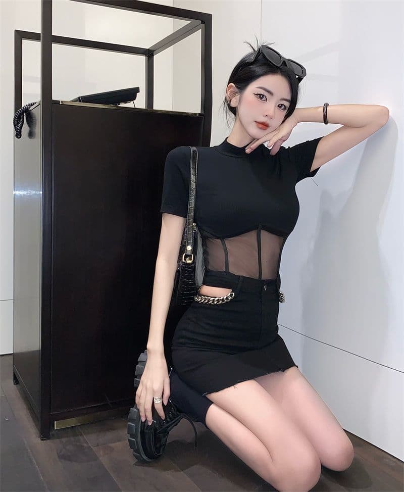국경 간 베트남 창고 대행 발송 핫걸 망사 반팔 티셔츠 반하이넥 하프 시스루 검정색 맨위 하이웨이스트 홀로우 아웃 여성 상세 이미지 5