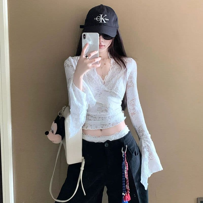 광저우 원단 느낌 부드러운 디자인 센스 V넥 긴팔 레이스 셔츠 가을 새로운 순수한 욕망 핫걸 맨위 상세 이미지 5