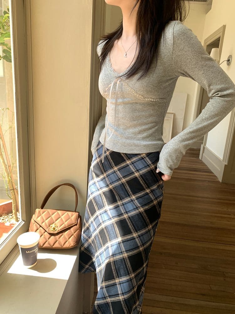 광저우 원단 디자인 센스 레이스 긴팔 티셔츠 여성 가을 몸매 가꾸기 기본 셔츠 순수한 욕망 인사이드 잡아라. 의류 상세 이미지 4