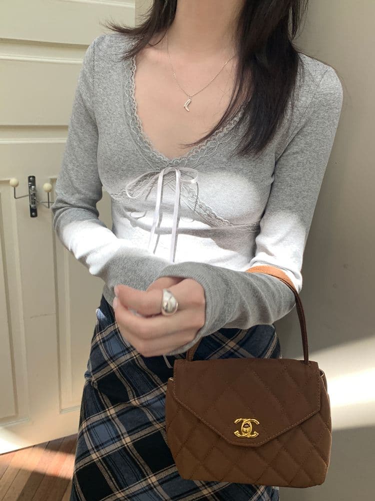 광저우 원단 디자인 센스 레이스 긴팔 티셔츠 여성 가을 몸매 가꾸기 기본 셔츠 순수한 욕망 인사이드 잡아라. 의류 상세 이미지 9