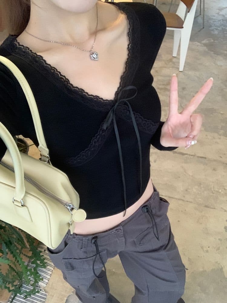 광저우 원단 디자인 센스 레이스 긴팔 티셔츠 여성 가을 몸매 가꾸기 기본 셔츠 순수한 욕망 인사이드 잡아라. 의류 상세 이미지 23