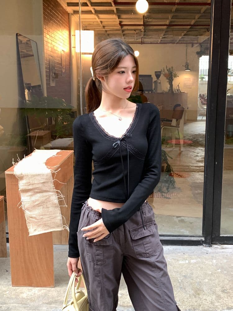 광저우 원단 디자인 센스 레이스 긴팔 티셔츠 여성 가을 몸매 가꾸기 기본 셔츠 순수한 욕망 인사이드 잡아라. 의류 상세 이미지 25