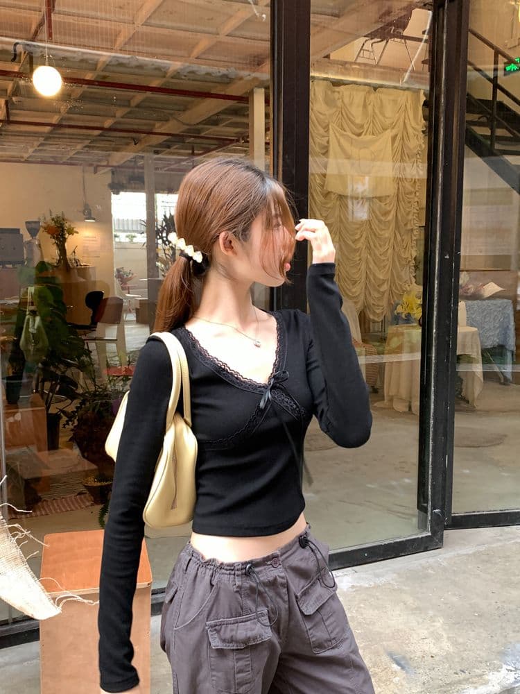 광저우 원단 디자인 센스 레이스 긴팔 티셔츠 여성 가을 몸매 가꾸기 기본 셔츠 순수한 욕망 인사이드 잡아라. 의류 상세 이미지 26