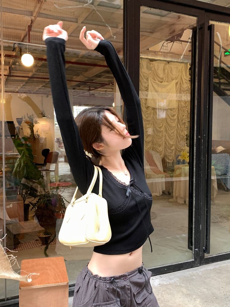 광저우 원단 디자인 센스 레이스 긴팔 티셔츠 여성 가을 몸매 가꾸기 기본 셔츠 순수한 욕망 인사이드 잡아라. 의류 상세 이미지 27