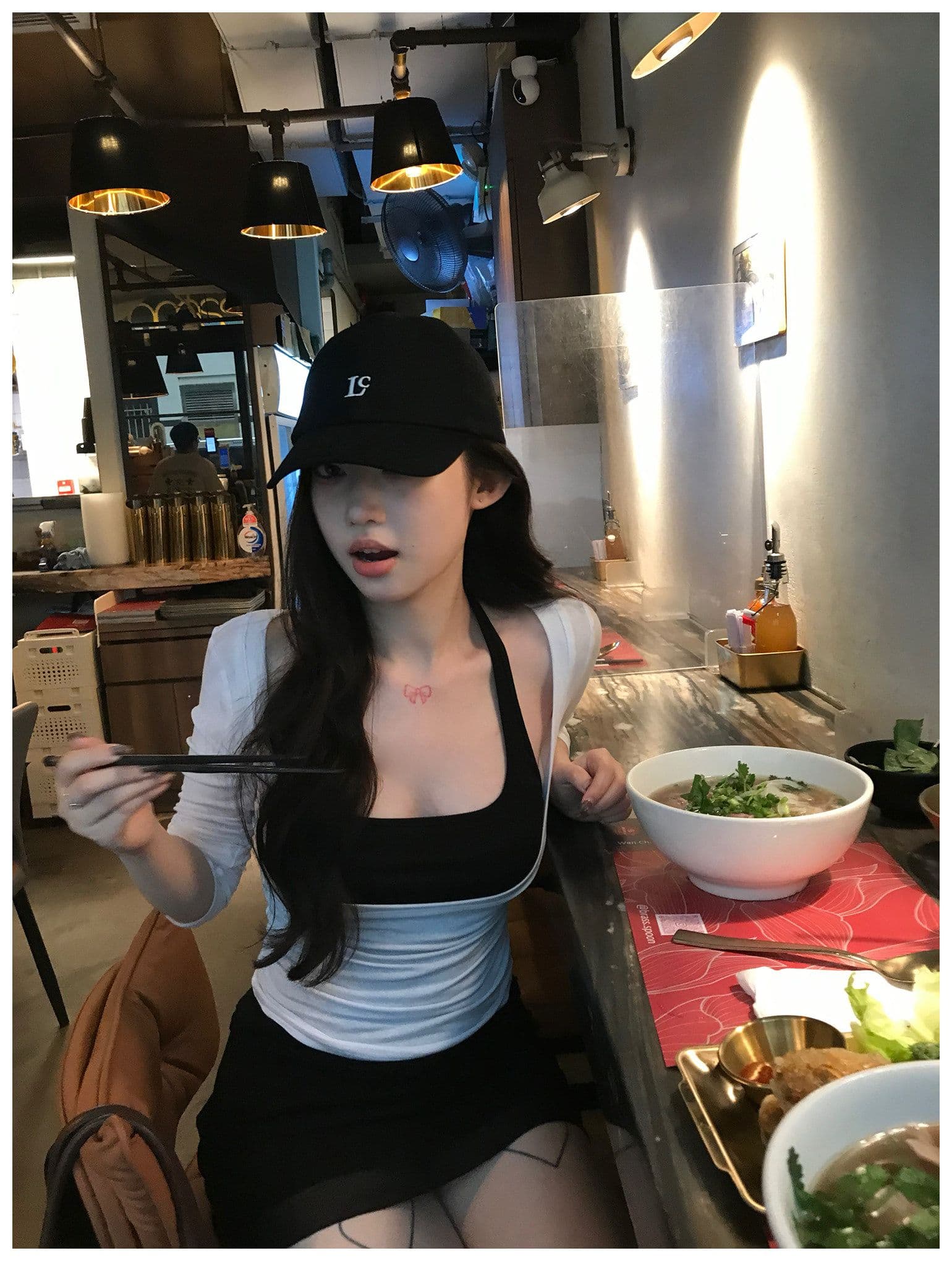 사람들 면 가슴 패드 순수한 욕망 핫걸 얇은 스타일 티셔츠 맨위 여성 여름 행침 목 캐미솔 세트 체하다 조각 착용 가져 가라. 상세 이미지 9