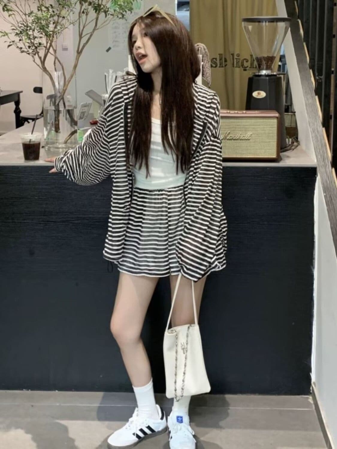 패션 캐주얼 루즈핏 스트라이프 세트 여자 학생 봄 여름 가을 캐미솔 후드 재킷 반바지 3종 세트 이미지 2