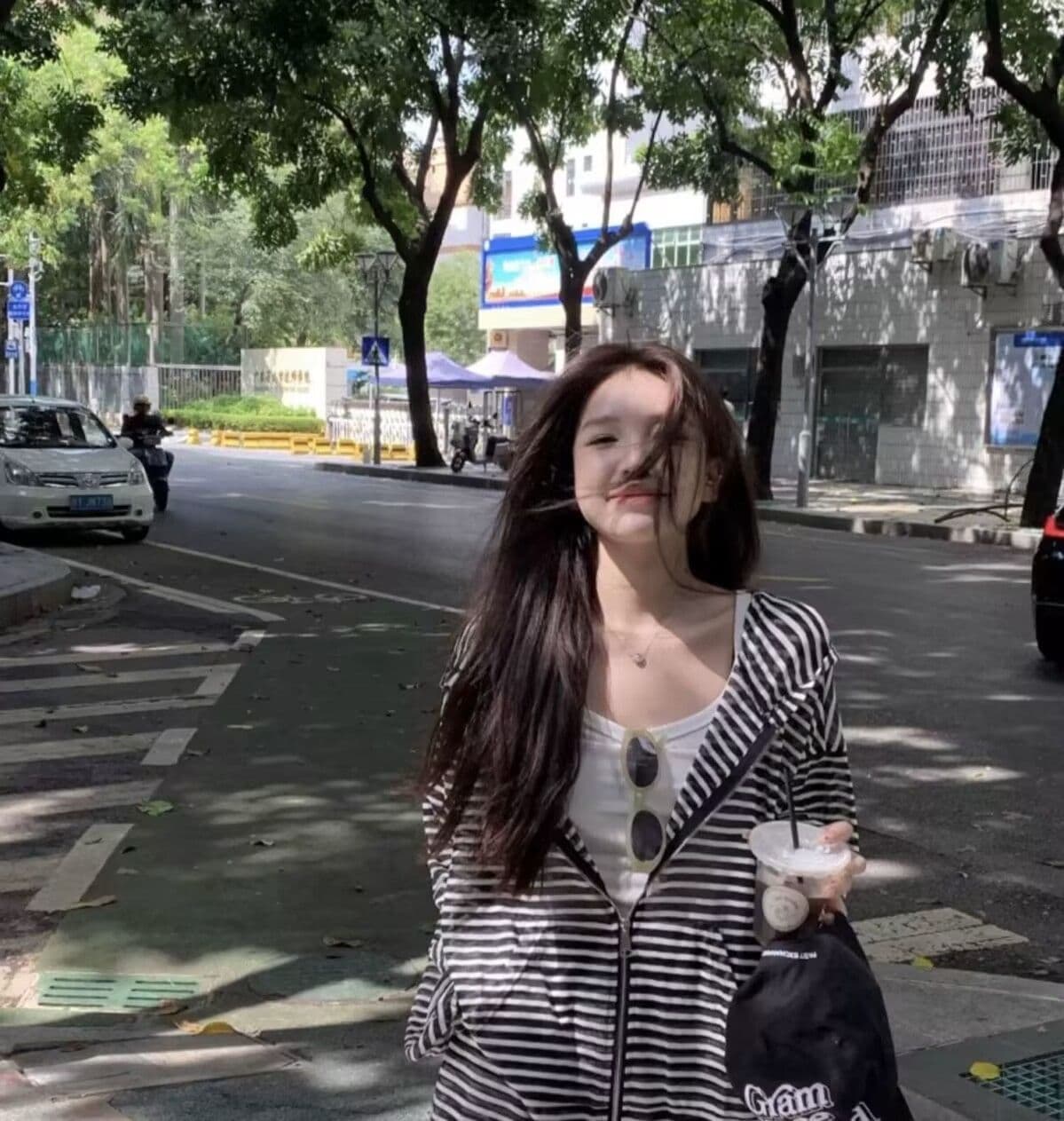 패션 캐주얼 루즈핏 스트라이프 세트 여자 학생 봄 여름 가을 캐미솔 후드 재킷 반바지 3종 세트 상세 이미지 3