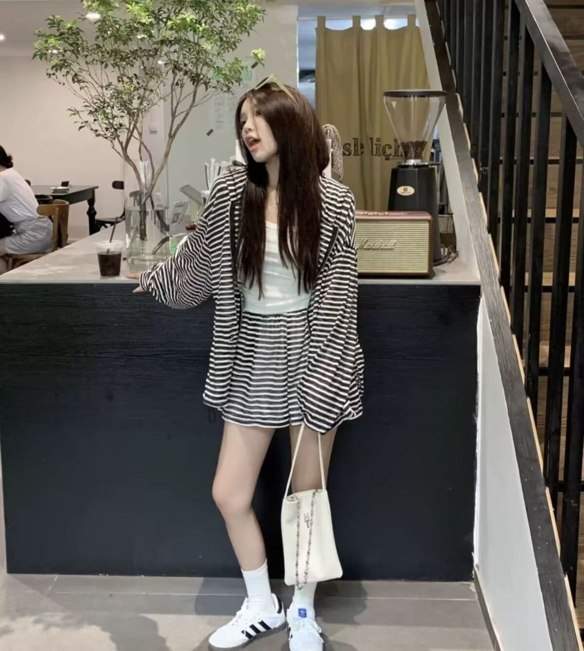 패션 캐주얼 루즈핏 스트라이프 세트 여자 학생 봄 여름 가을 캐미솔 후드 재킷 반바지 3종 세트 상세 이미지 10