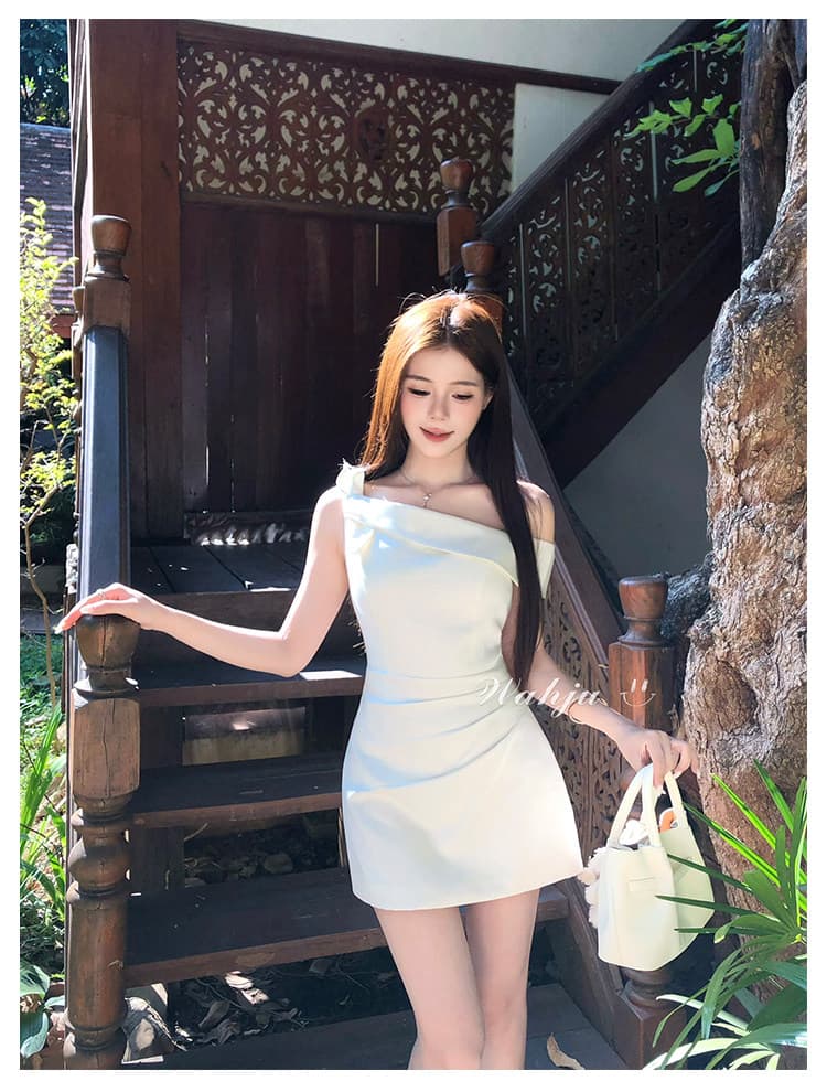 소녀 바람 달콤함 미니 스커트 여름 허리 수축 슬림해 보이는 작은 대중 디자인 센스 천 금빛 바람 달콤함 비스듬한 어깨 여성 드레스 상세 이미지 6