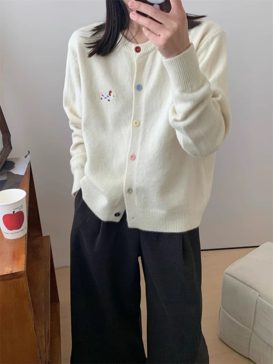 봄 달콤함 품격 자수 닥스 훈트 색상 버클 니트 오픈 가디건 2026 새로운 라운드 넥 슬림해 보이는 연령 감소 맨위 상세 이미지 27