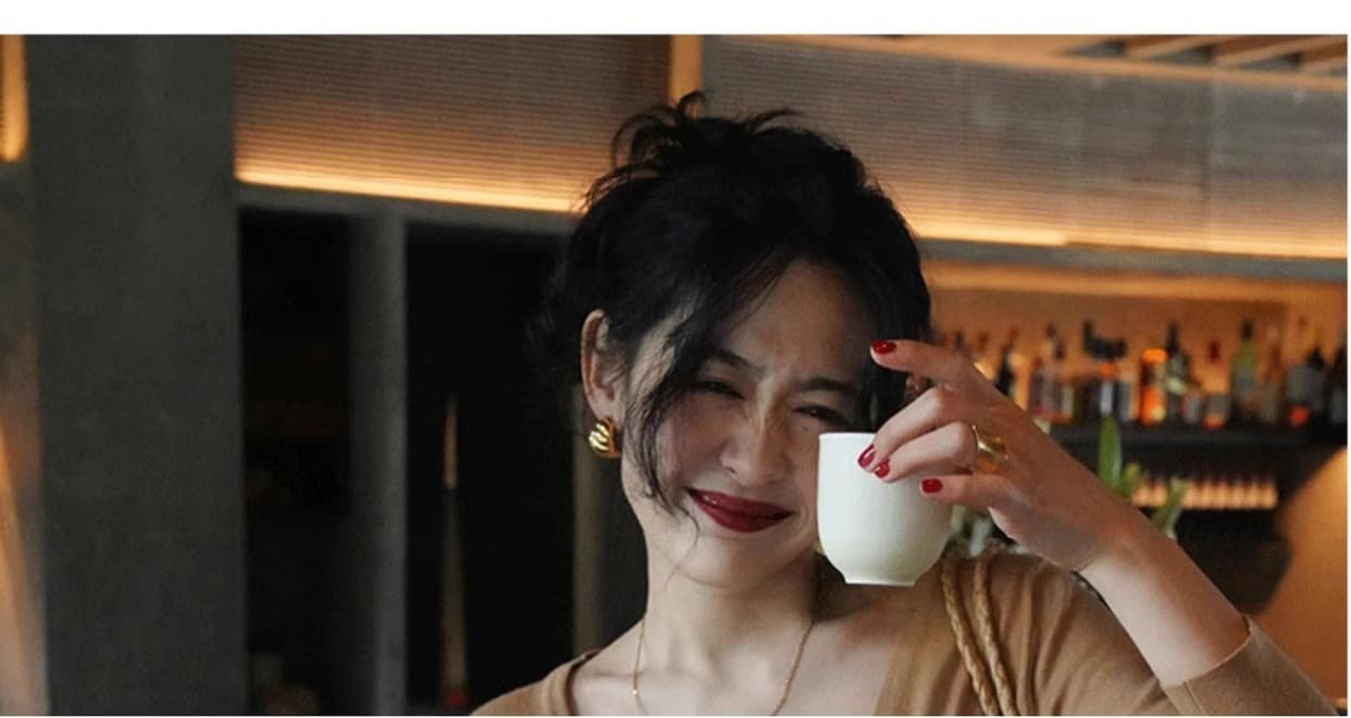 프랑스식 레트로 루즈핏 쇼트 스타일 긴팔 숄 작은 외부 가져 가라. 여성 여름 얇은 스타일 얼음 실크 자외선 차단 니트 오픈 가디건 맨위 상세 이미지 25