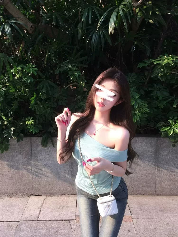 mosesqueen 마술 웨스트 여왕 오프숄더 니트 반팔 티셔츠 여름 몸매 가꾸기 슬림해 보이는 섹시함 오프숄더 맨위