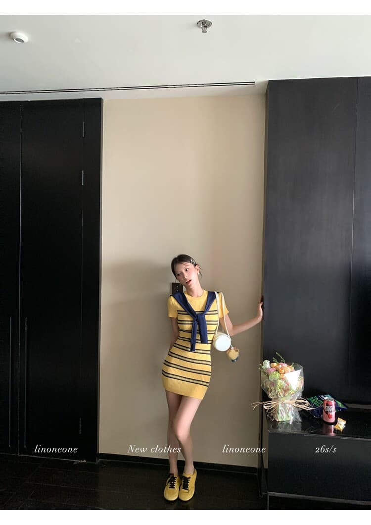 linoneone ins 화이트 여성 높음 지혜 오래된 돈 바람 캐주얼 배색 스트라이프 니트 반팔 드레스 숄 상세 이미지 22