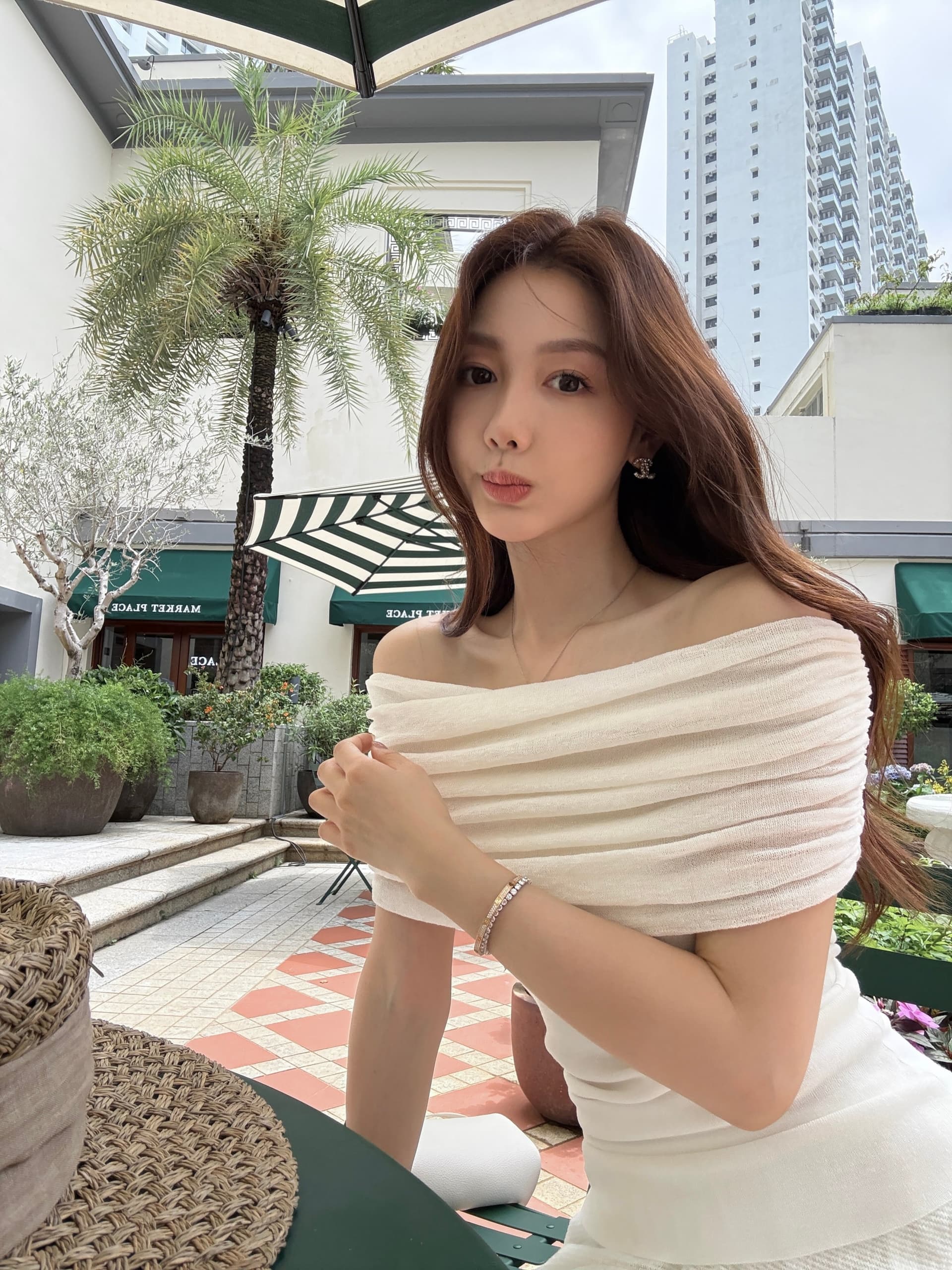 브 룩 스  품격 니트 다용도 오프숄더 주름 맨위 여성 순수한 욕망 바람 오프숄더 슬림해 보이는 몸매 가꾸기 맨위 상세 이미지 2