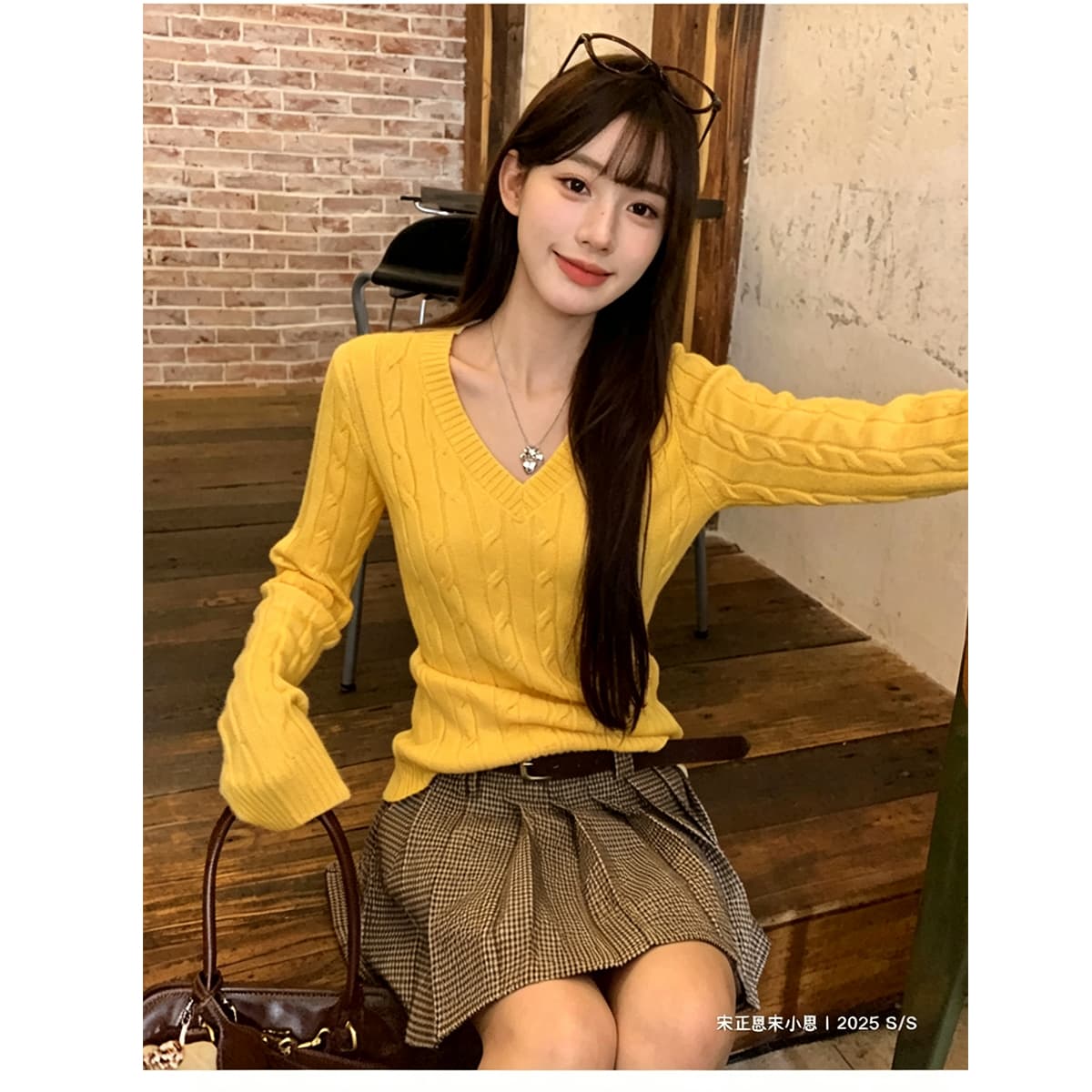 송 긍정적 인 En 살구 색상 V넥 스웨터 여자 2026 가을 꽈배기 두꺼운 루즈핏 인사이드 가져 가라. 느긋한 바람 니트 스웨터 맨위 이미지 4