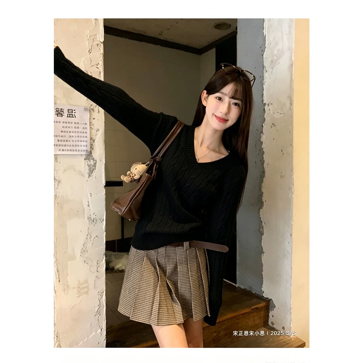 송 긍정적 인 En 살구 색상 V넥 스웨터 여자 2026 가을 꽈배기 두꺼운 루즈핏 인사이드 가져 가라. 느긋한 바람 니트 스웨터 맨위 상세 이미지 39