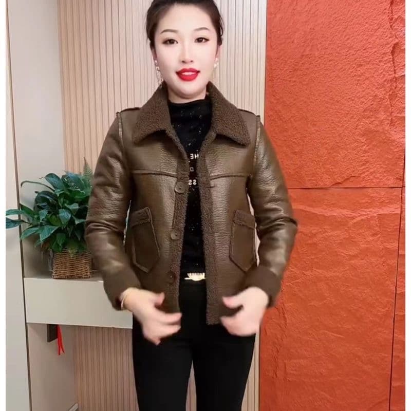 가을 겨울 새로운 털이 있고 두꺼운 인터넷 유명인 pu 가죽 자켓 모방 양털 피모 하나 양면 착용 여성 코트 상세 이미지 14