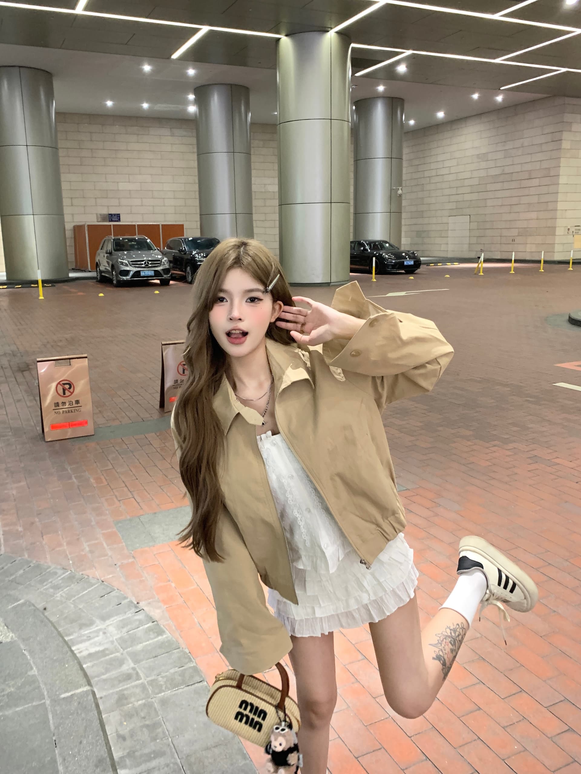 실사 정가 재킷 카키 색 긍정적 인 어깨 재킷 튜브탑 맨위 레이스 인사이드 가져 가라. 무거운 작업 5겹 레이스 미니 스커트 상세 이미지 9
