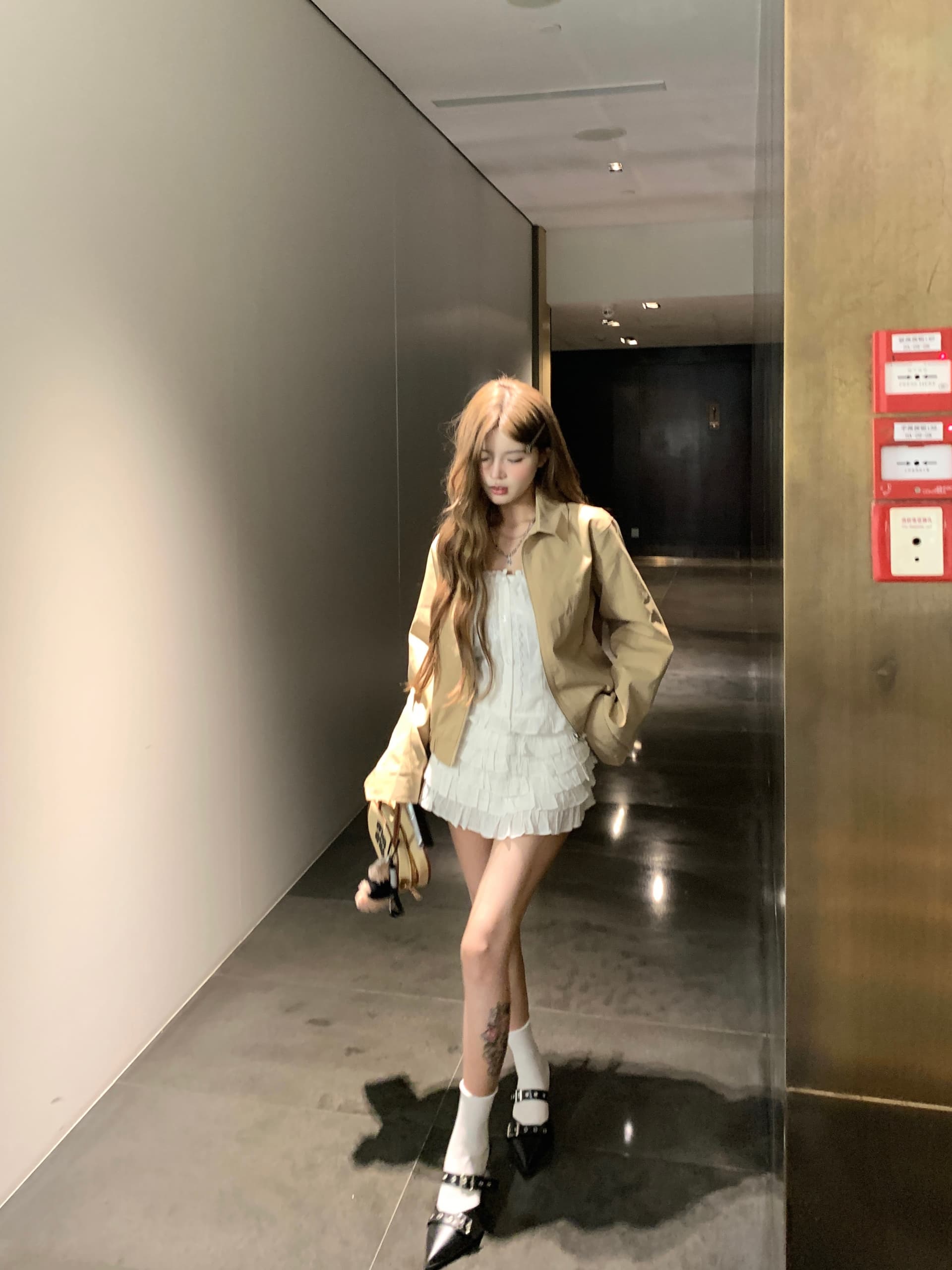 실사 정가 재킷 카키 색 긍정적 인 어깨 재킷 튜브탑 맨위 레이스 인사이드 가져 가라. 무거운 작업 5겹 레이스 미니 스커트 상세 이미지 11