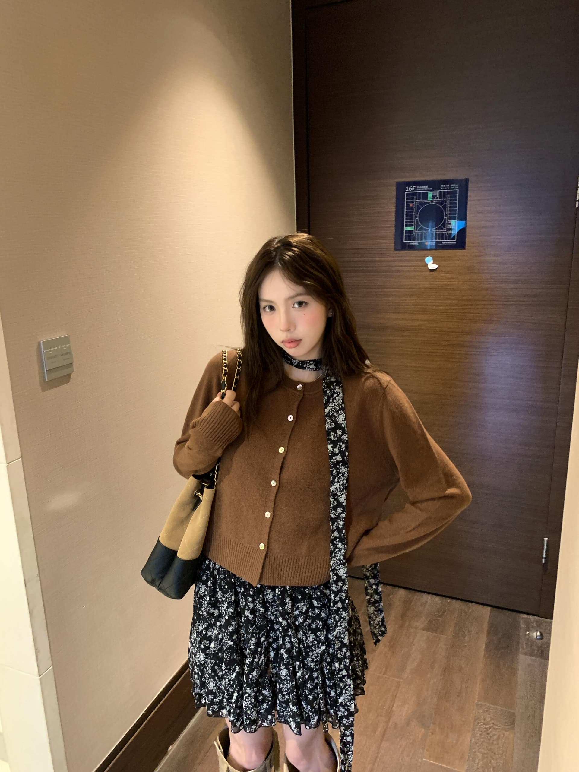 실사 정가 봄 부드러운 찹쌀 단색 라운드 넥 쇼트 스타일 니트 오픈 가디건 한 부서 달콤함 꽃무늬 반신 치마 세트 상세 이미지 16