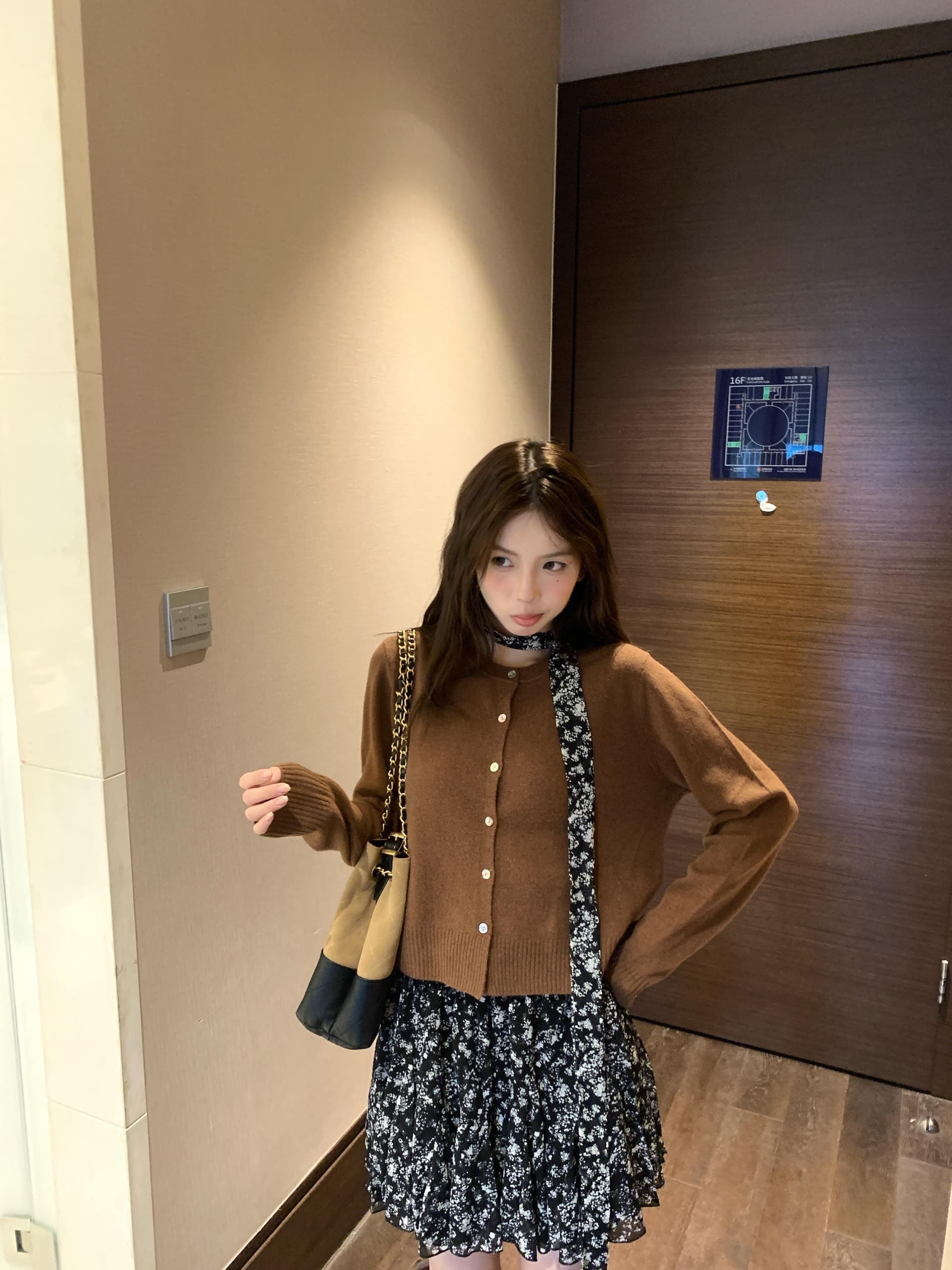 실사 정가 봄 부드러운 찹쌀 단색 라운드 넥 쇼트 스타일 니트 오픈 가디건 한 부서 달콤함 꽃무늬 반신 치마 세트 상세 이미지 17