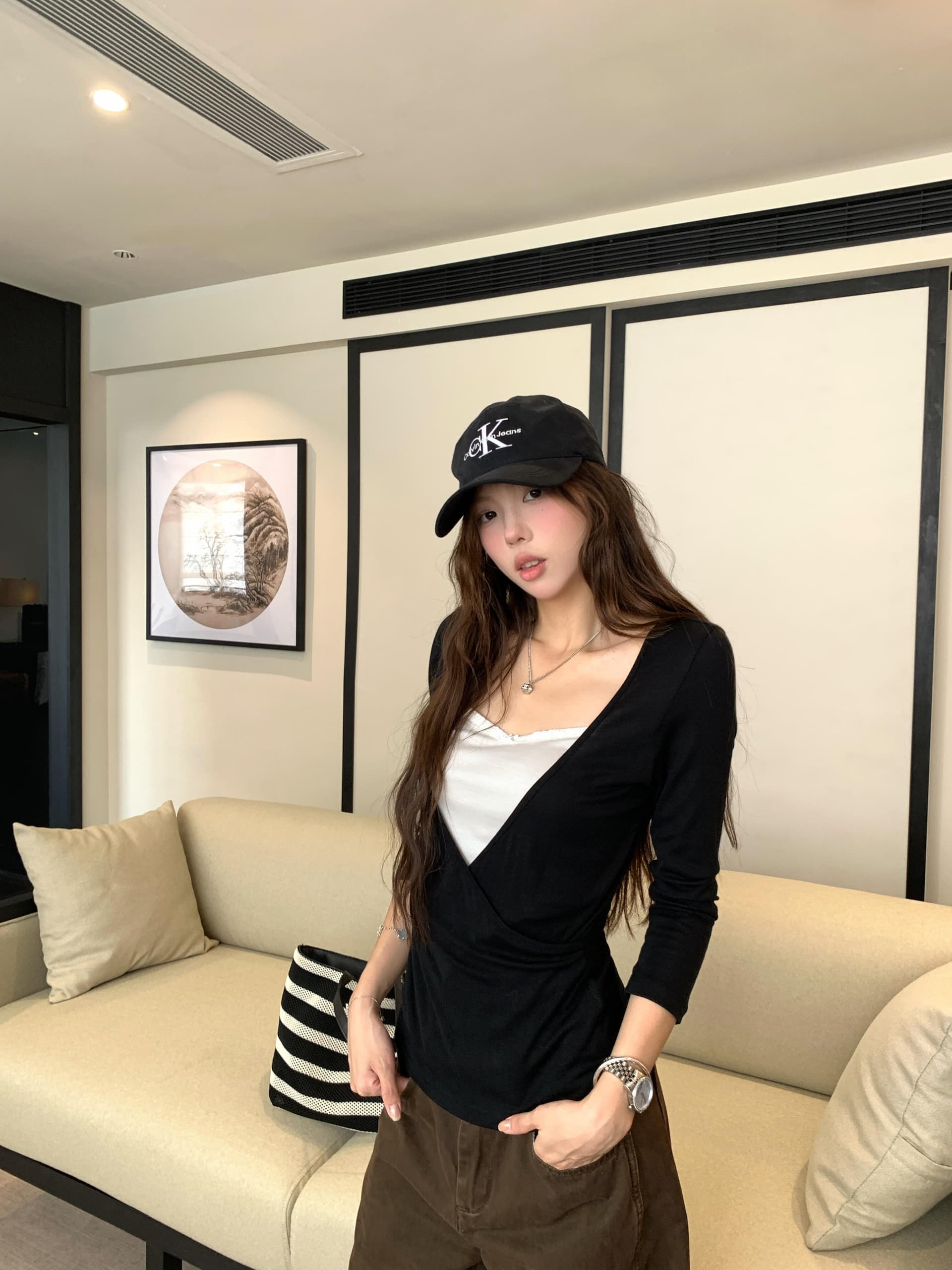 실사 정가 서울 이른 가을 검정색 V넥 페이크 레이어드 티셔츠 여성 이른 가을 슬림해 보이는 인사이드 가져 가라. 만나는 맨위 상세 이미지 2
