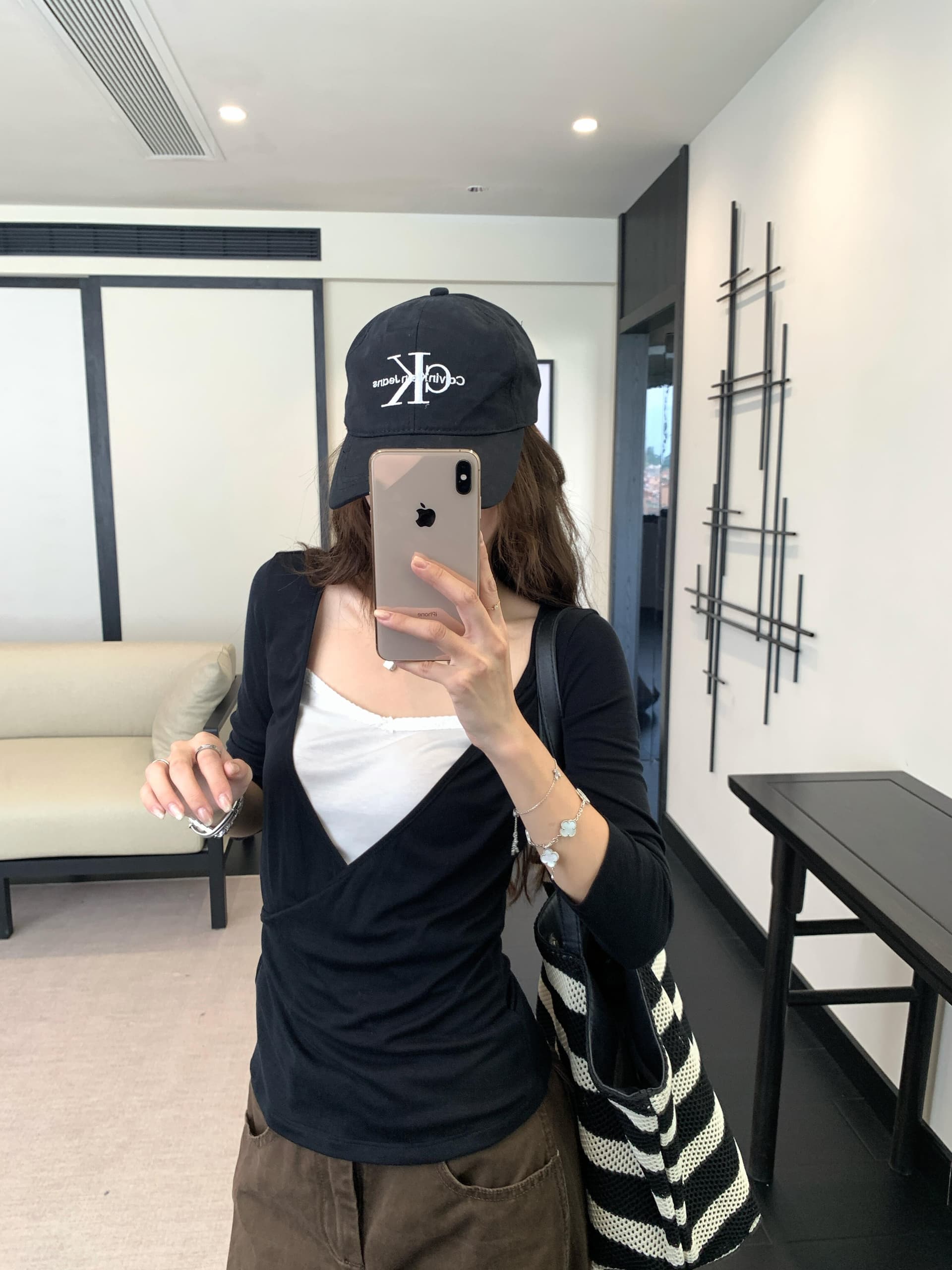 실사 정가 서울 이른 가을 검정색 V넥 페이크 레이어드 티셔츠 여성 이른 가을 슬림해 보이는 인사이드 가져 가라. 만나는 맨위 상세 이미지 15