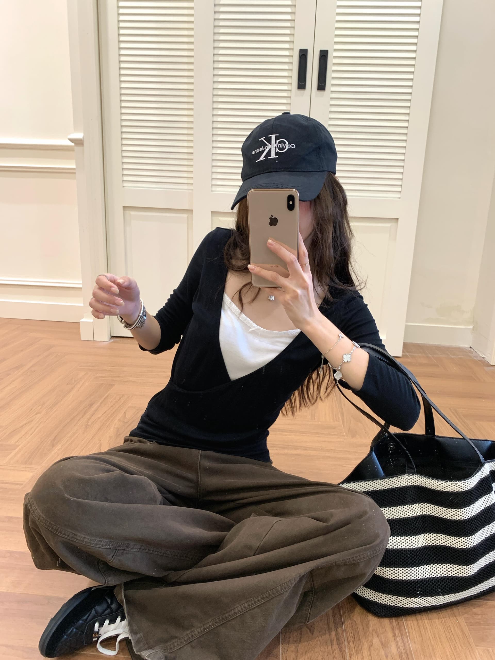 실사 정가 서울 이른 가을 검정색 V넥 페이크 레이어드 티셔츠 여성 이른 가을 슬림해 보이는 인사이드 가져 가라. 만나는 맨위 상세 이미지 22