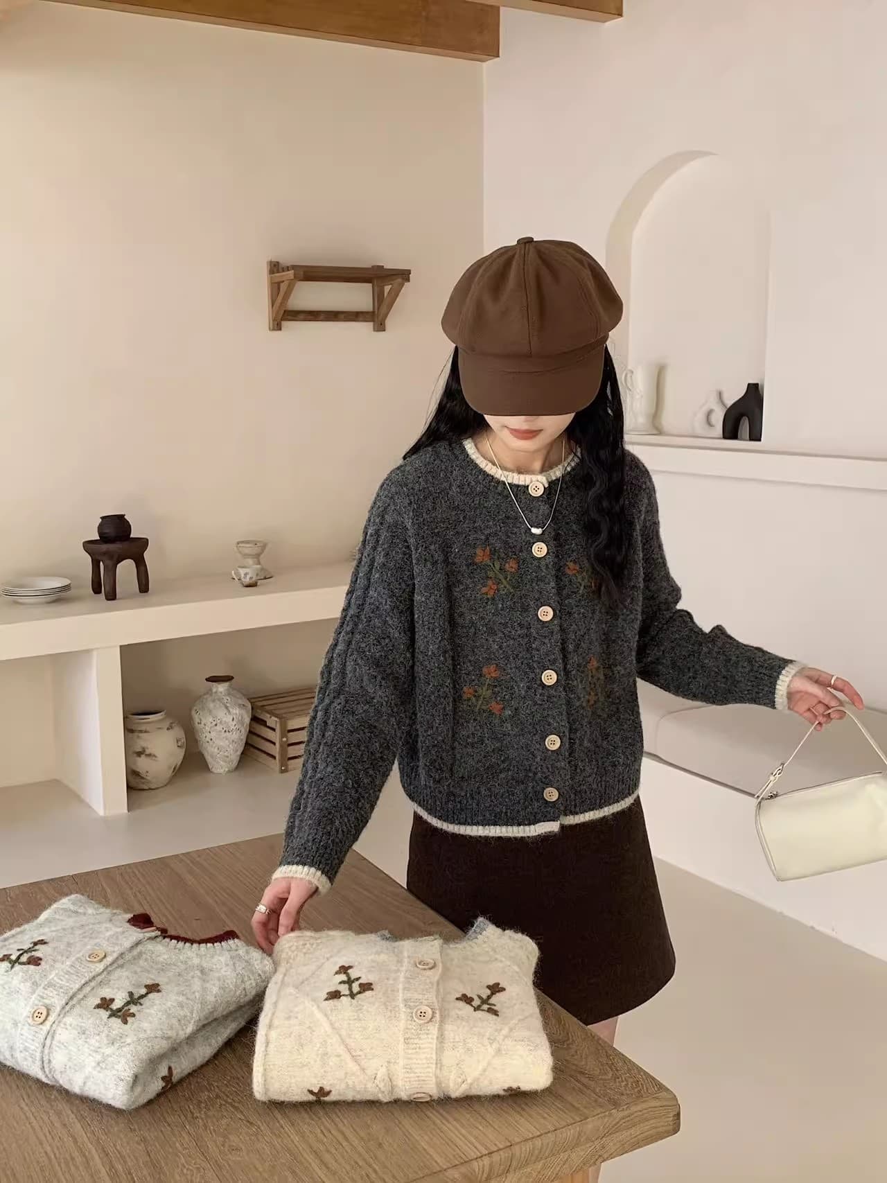 가을 겨울철 레트로 자수 부드러운 찹쌀 스웨터 여성 코트 2026 년 새로운 작은 대중 디자인 센스 양모 니트 오픈 가디건 상세 이미지 9