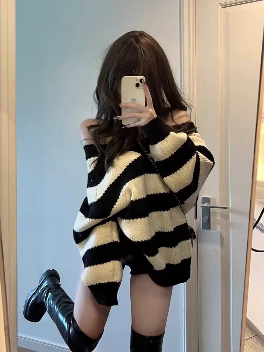 가을 겨울철 새로운 느긋한 바람 스트라이프 흑인과 백인 양면 착용 스웨터 니트 스웨터 부드러운 루즈핏 카디건 코트 상세 이미지 4